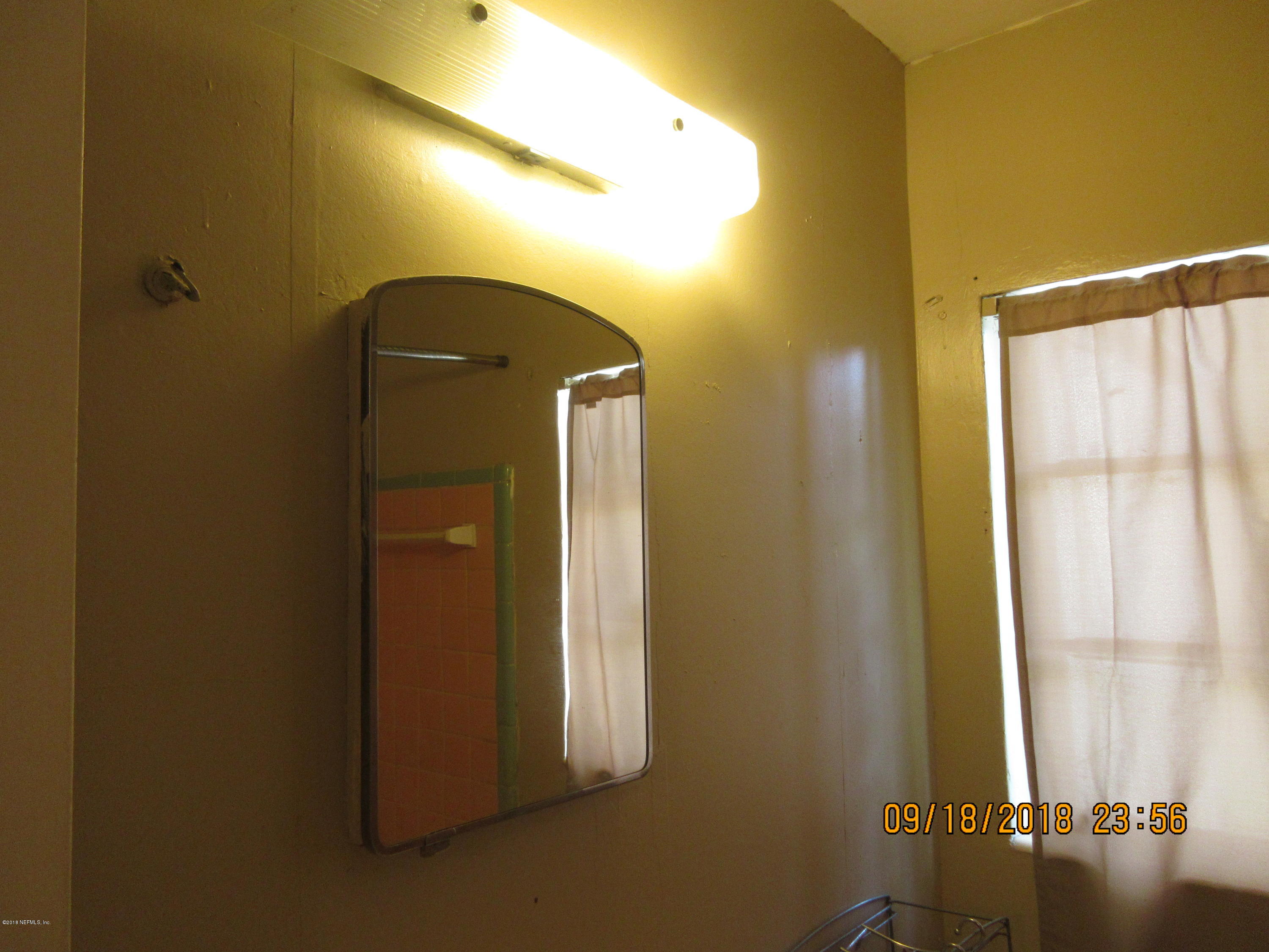 8211 Merivale Road, Unit 1A Jacksonville, FL 32208 - Photo 38 of 52 Bathroom #6