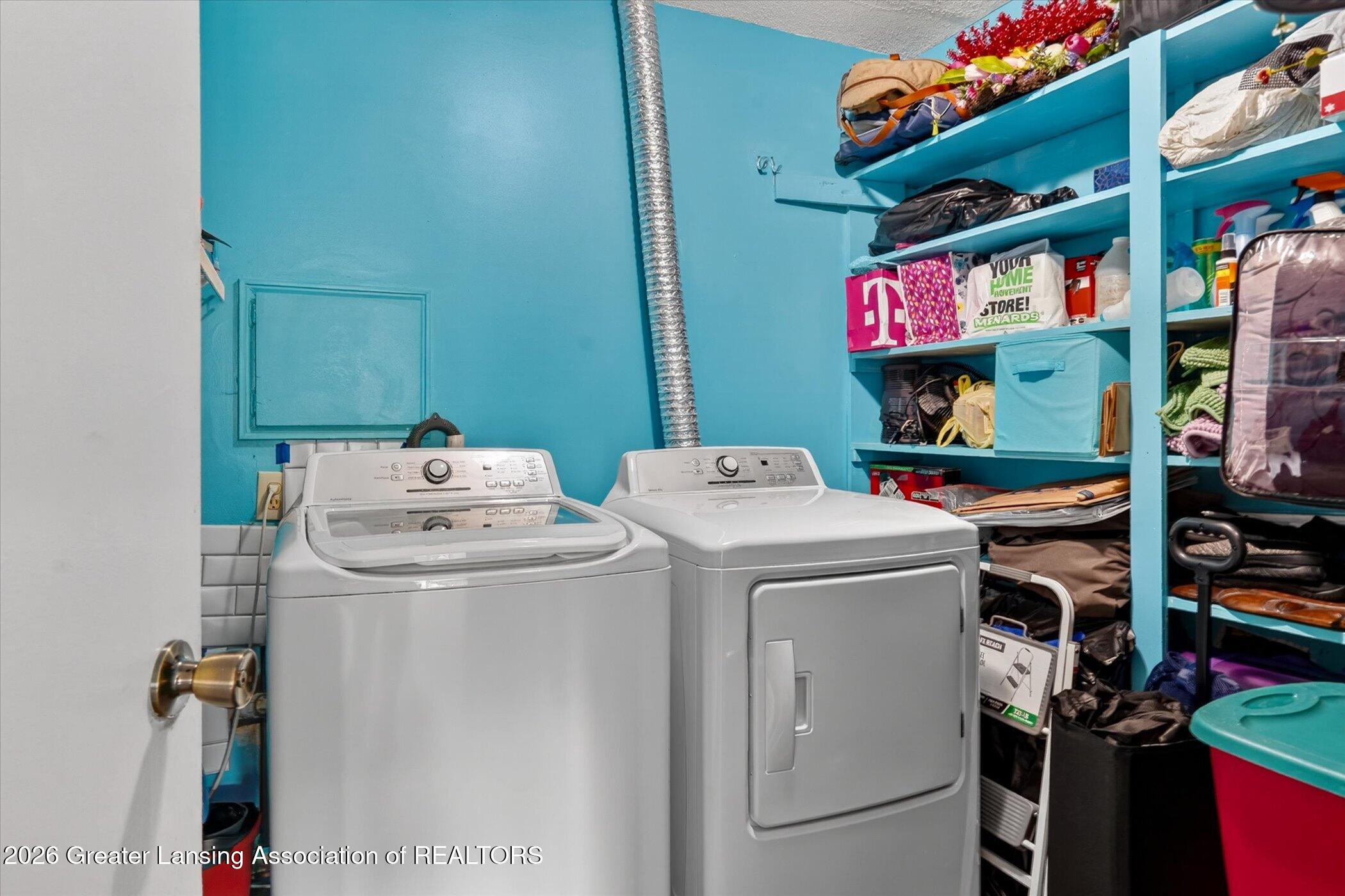 4809 Gull Road, Unit 23 Lansing, MI 48917 - Photo 22 of 26 22-4809-Gull-Rd-apt-23-WindowStill-Real-
