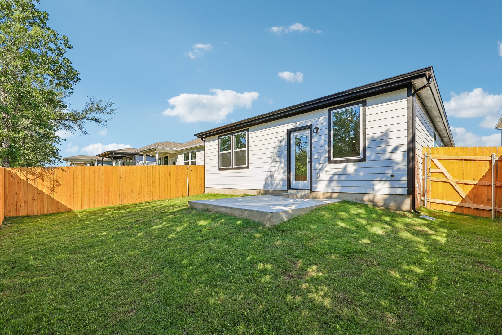 212 Bendecido Loop Elgin, TX 78621 - Photo 30 of 38