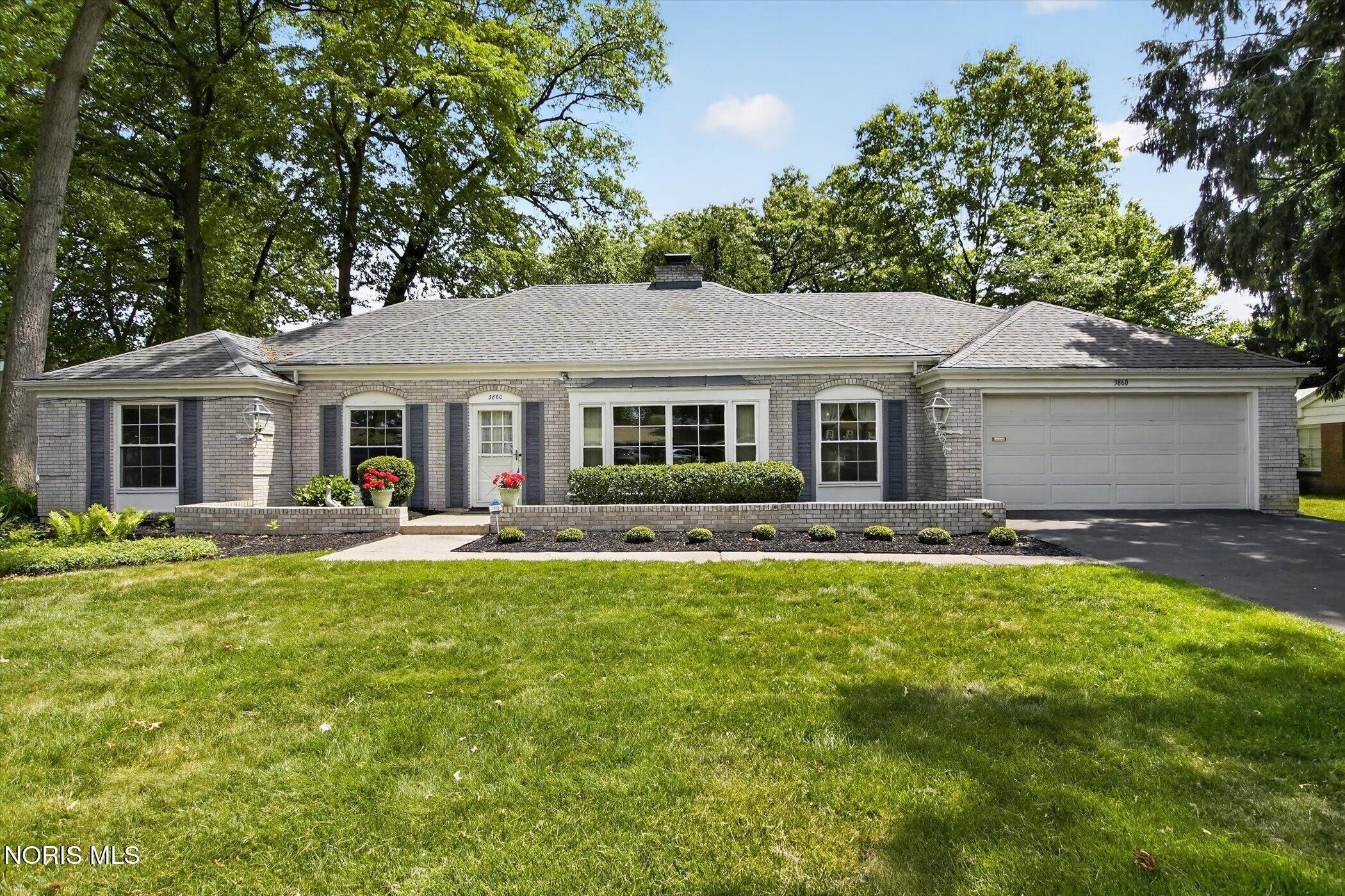 3860 Surrey Road Toledo, OH 43623 - Photo 2 of 45 Gallery Image 2