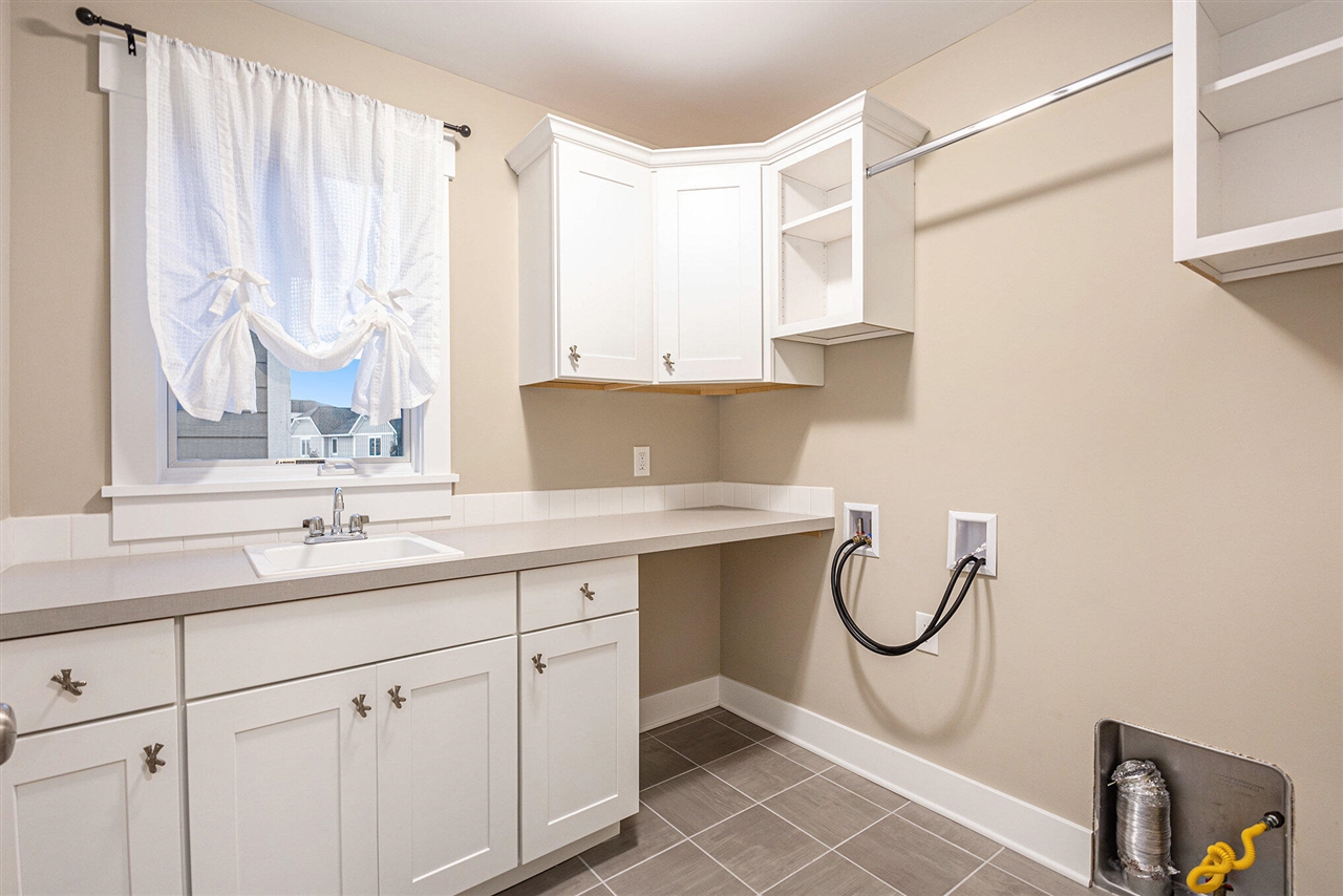 920 West Savidge Street, Unit 2 Spring Lake, MI 49456 - Photo 21 of 37