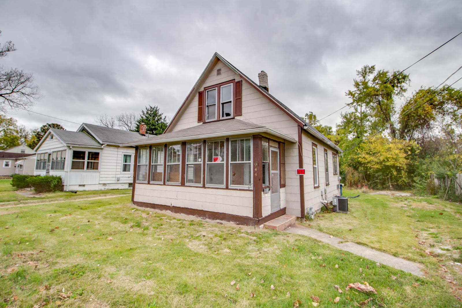 944 Riley Avenue Alton, IL 62002 - Photo 2 of 11 Gallery Image 2