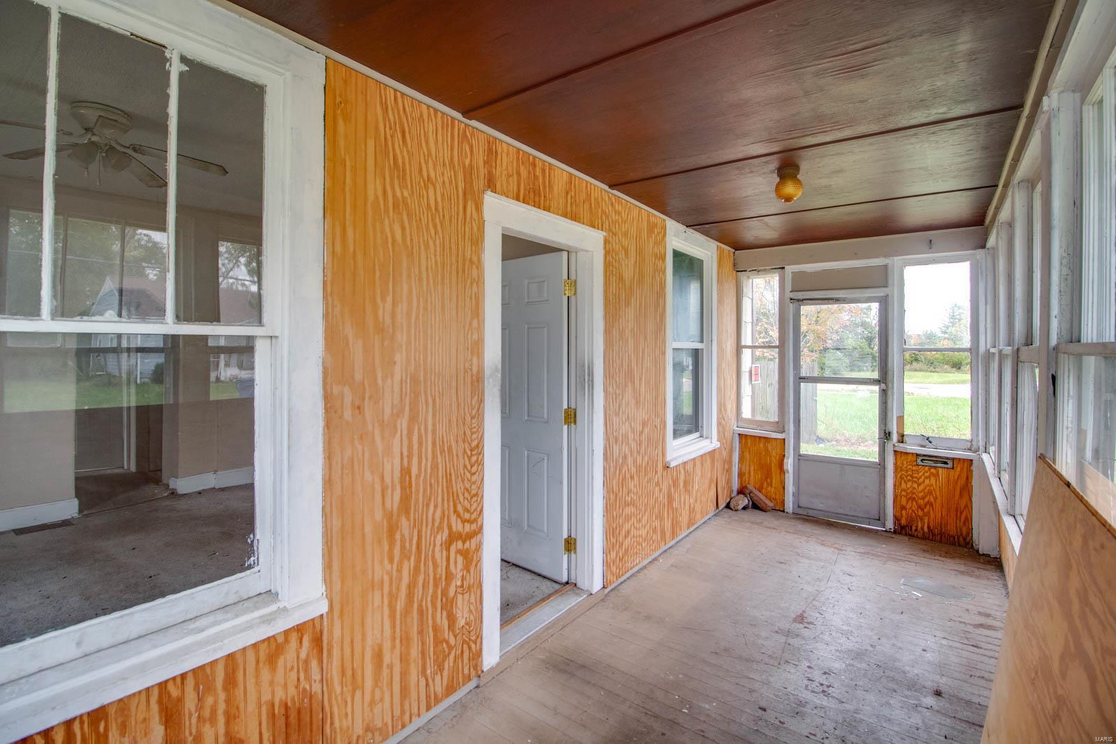 944 Riley Avenue Alton, IL 62002 - Photo 3 of 11 Gallery Image 3
