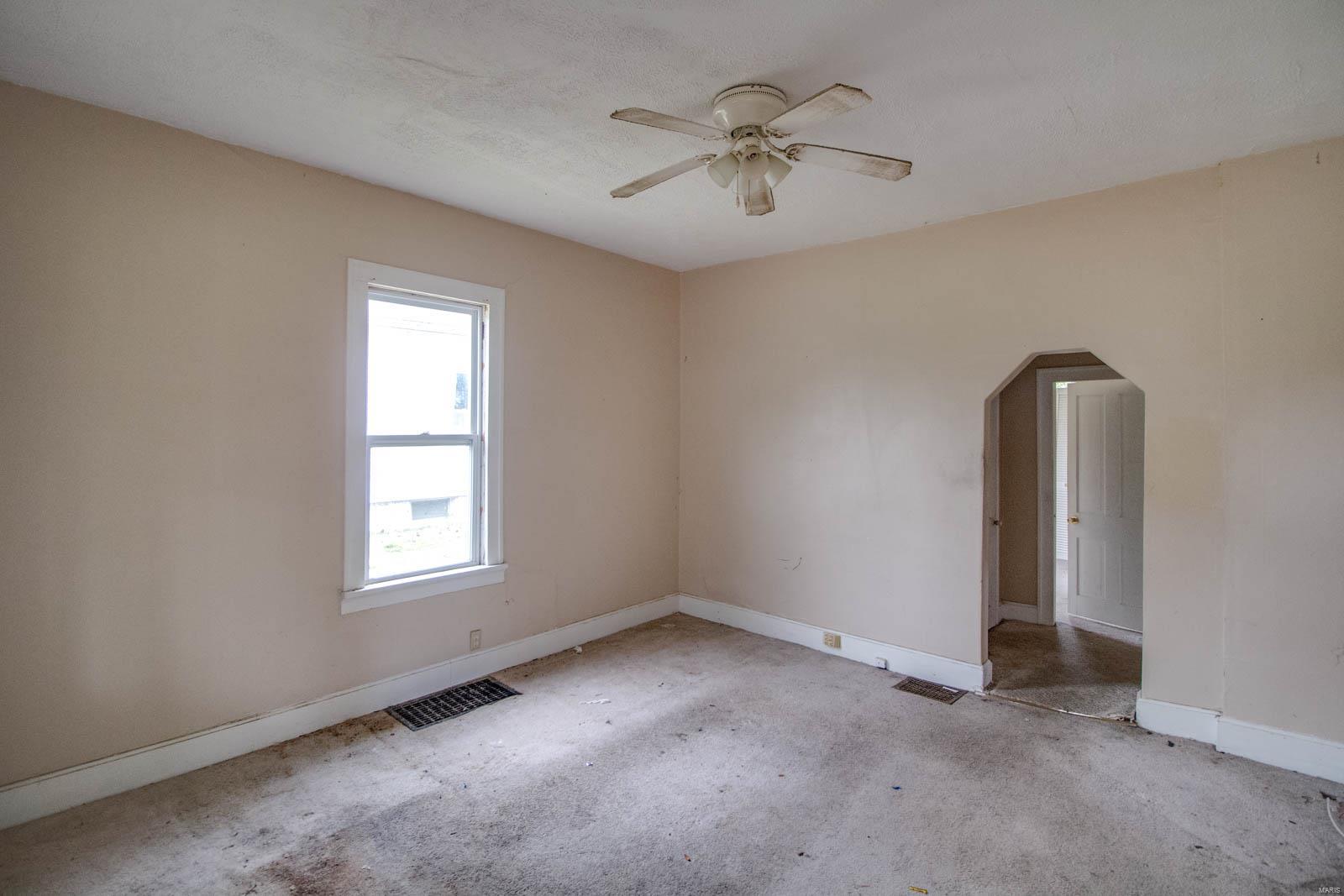 944 Riley Avenue Alton, IL 62002 - Photo 4 of 11 Gallery Image 4