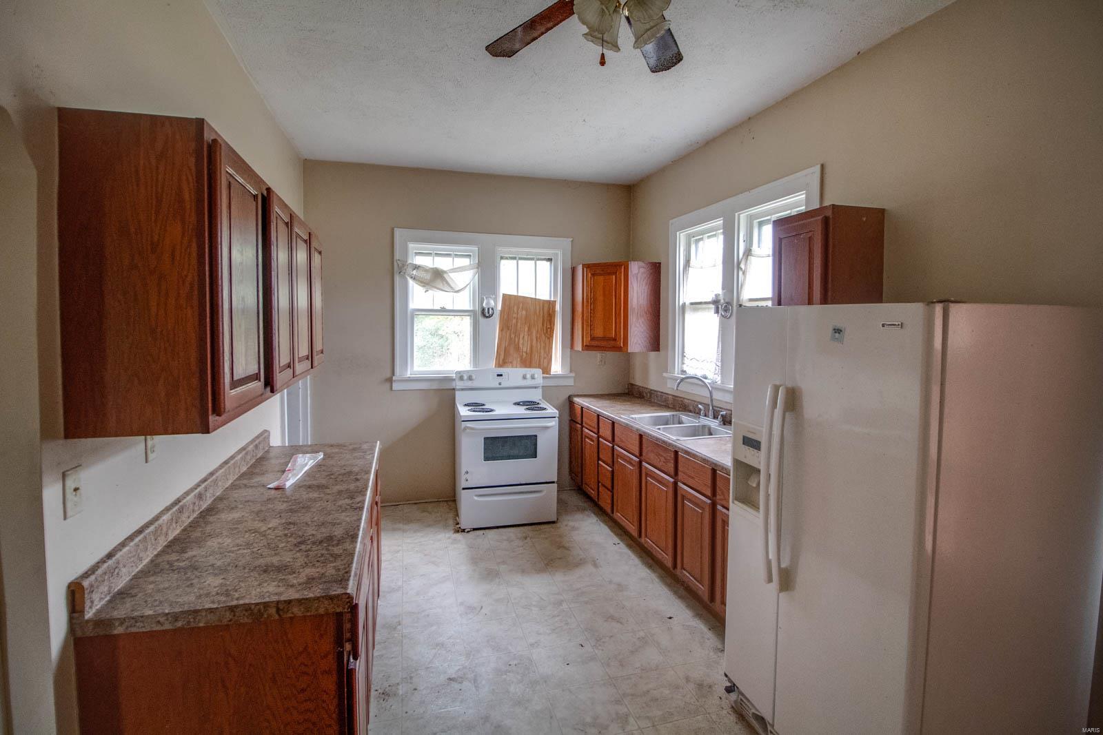 944 Riley Avenue Alton, IL 62002 - Photo 6 of 11 Gallery Image 6
