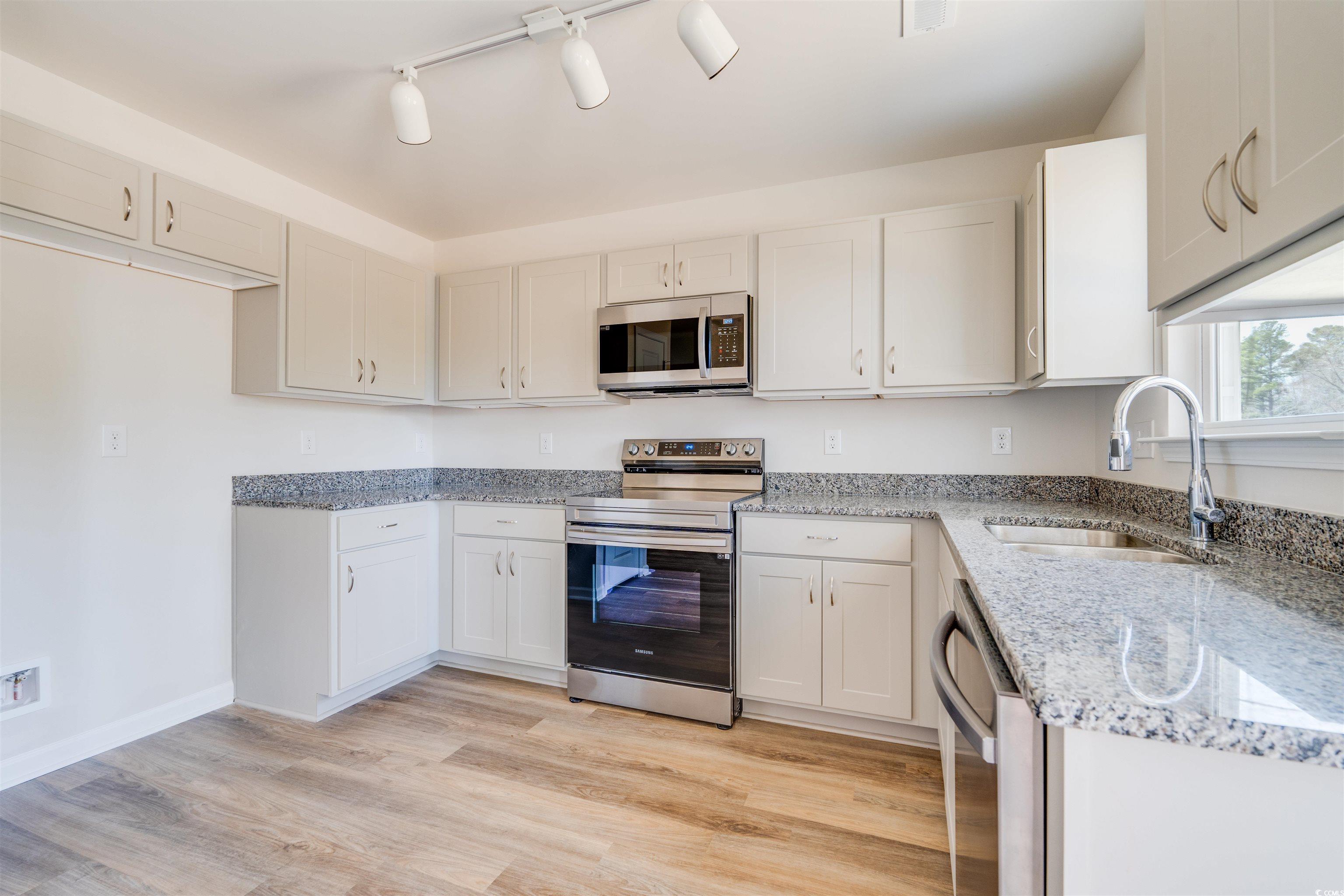 1518 Hardwick Road Conway, SC 29526 - Photo 7 of 27 Gallery Image 7