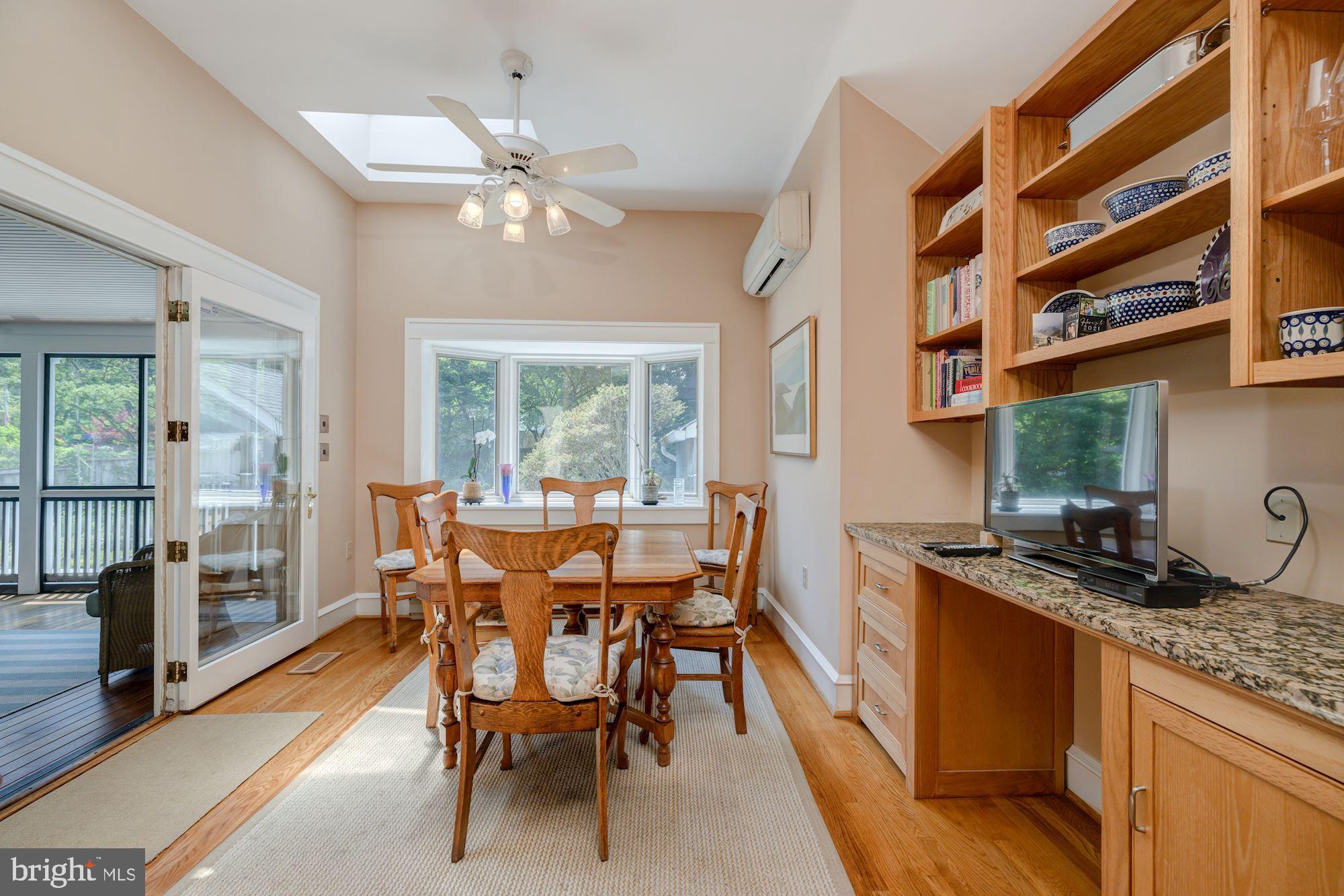 3932 Military Road Northwest Washington, DC 20015 - Photo 10 of 36 Breakfast Room with Desk area