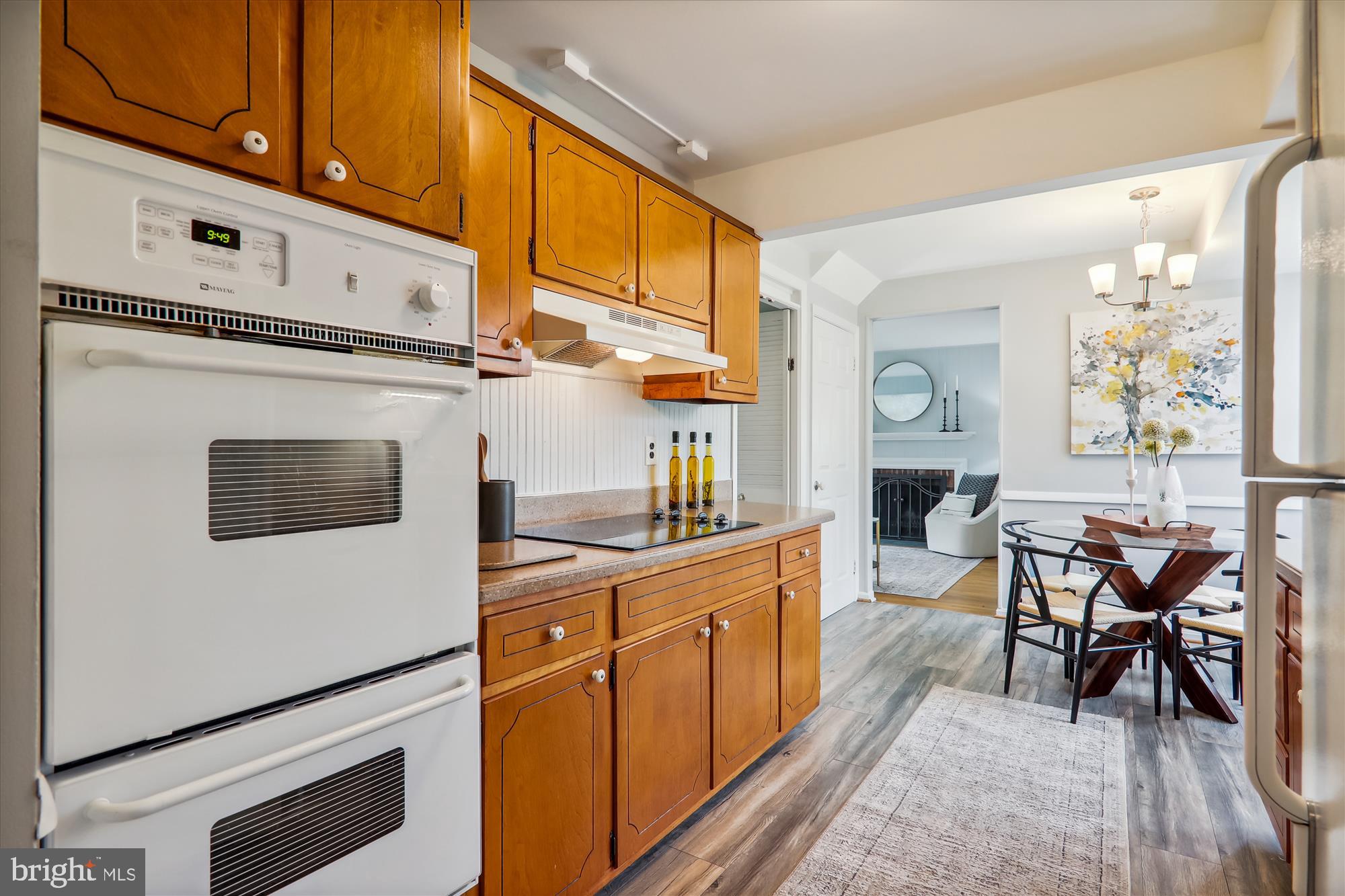 6108 Goodman Road Laurel, MD 20707 - Photo 22 of 58 Kitchen with Double Ovens