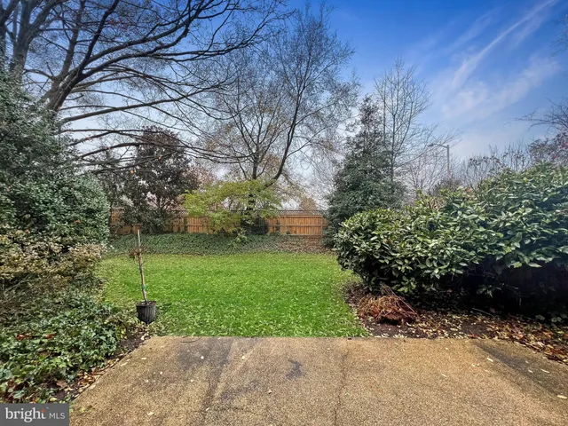 $2,600 | 5015 Sentinel Drive, Unit 81, Bethesda, MD 20816