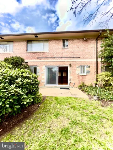 $2,600 | 5015 Sentinel Drive, Unit 81, Bethesda, MD 20816