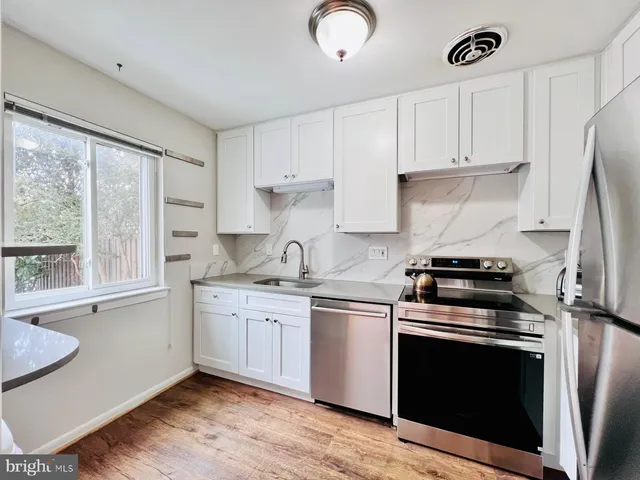 $2,600 | 5015 Sentinel Drive, Unit 81, Bethesda, MD 20816