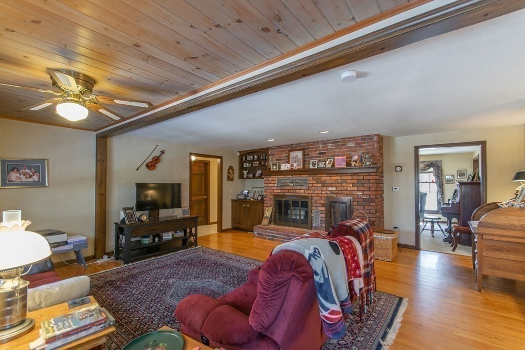 476 Morgan Road West Springfield, MA 01089 - Photo 11 of 38