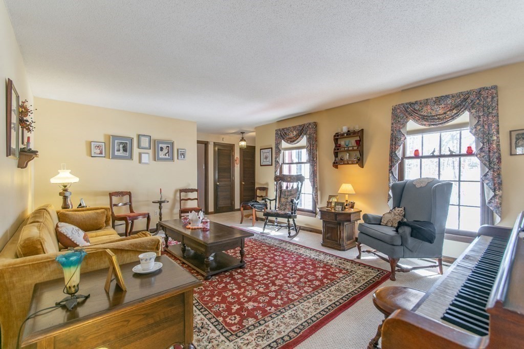 476 Morgan Road West Springfield, MA 01089 - Photo 20 of 38