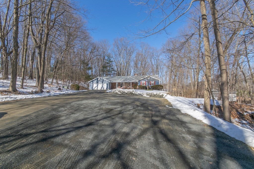 476 Morgan Road West Springfield, MA 01089 - Photo 2 of 38