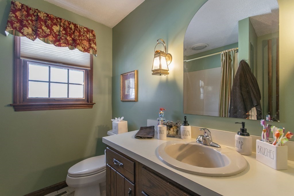 476 Morgan Road West Springfield, MA 01089 - Photo 25 of 38