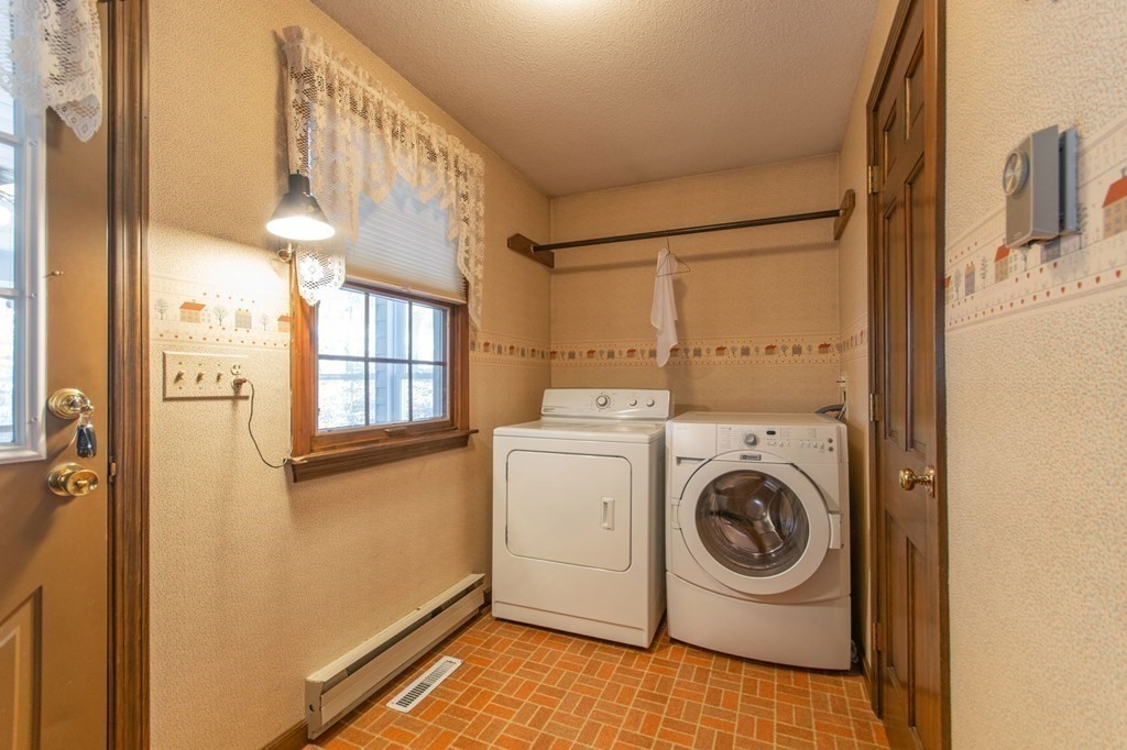476 Morgan Road West Springfield, MA 01089 - Photo 28 of 38