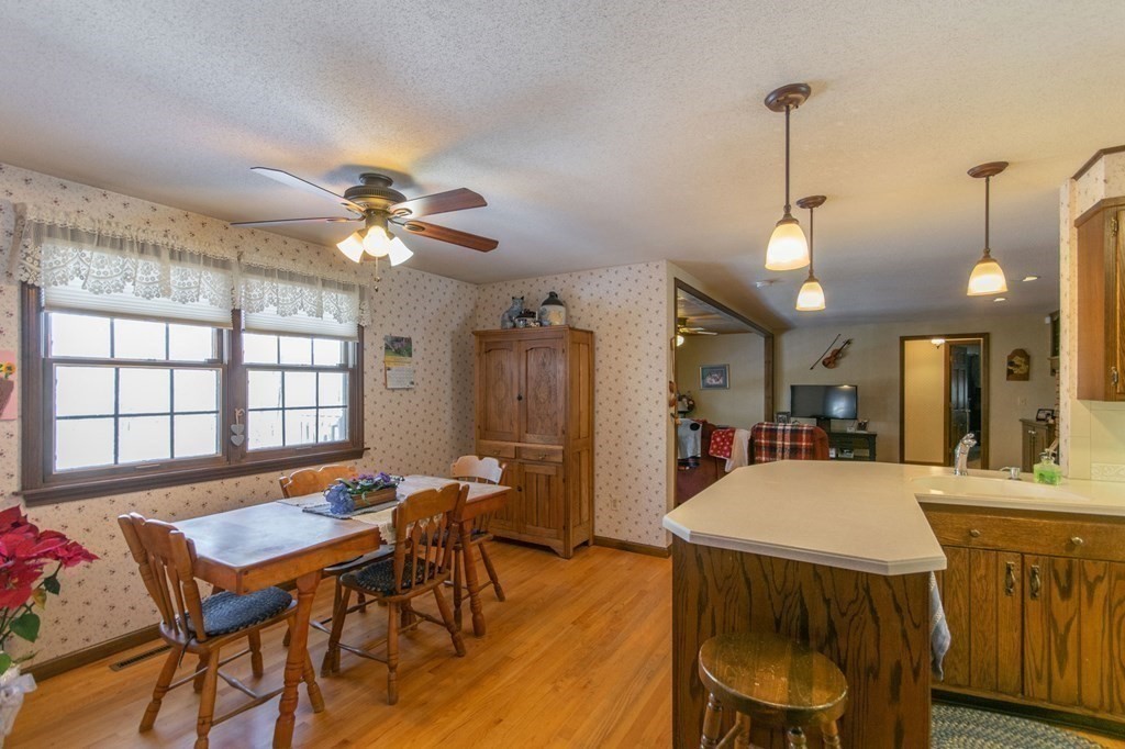 476 Morgan Road West Springfield, MA 01089 - Photo 7 of 38