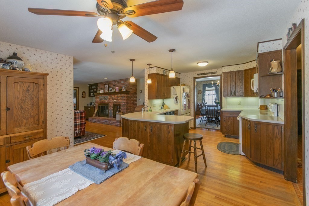 476 Morgan Road West Springfield, MA 01089 - Photo 9 of 38