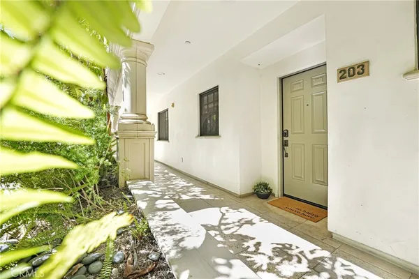 $680,000 | 333 North Hill Avenue, Unit 203, Pasadena, CA 91106