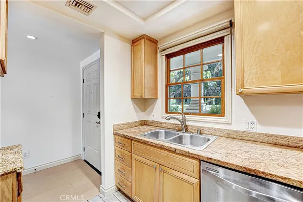 $680,000 | 333 North Hill Avenue, Unit 203, Pasadena, CA 91106