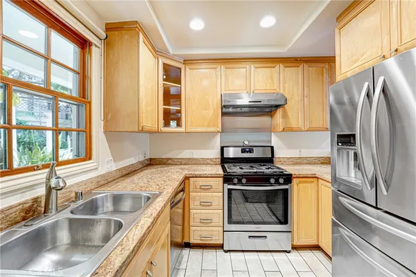 $680,000 | 333 North Hill Avenue, Unit 203, Pasadena, CA 91106