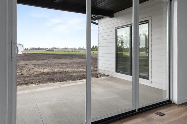 $1,095,000 | 638 Norman Drive, Kindred, ND 58051