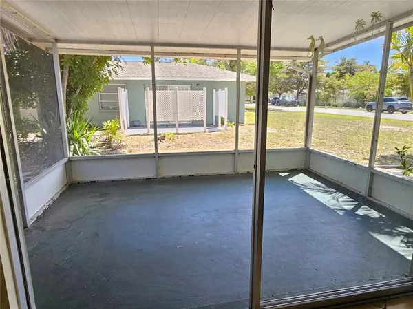 $1,800 | 105 Base Avenue East, Venice, FL 34285