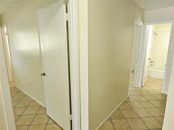 $1,800 | 105 Base Avenue East, Venice, FL 34285