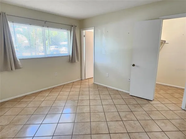 $1,800 | 105 Base Avenue East, Venice, FL 34285