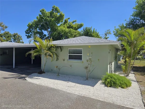 $1,800 | 105 Base Avenue East, Venice, FL 34285