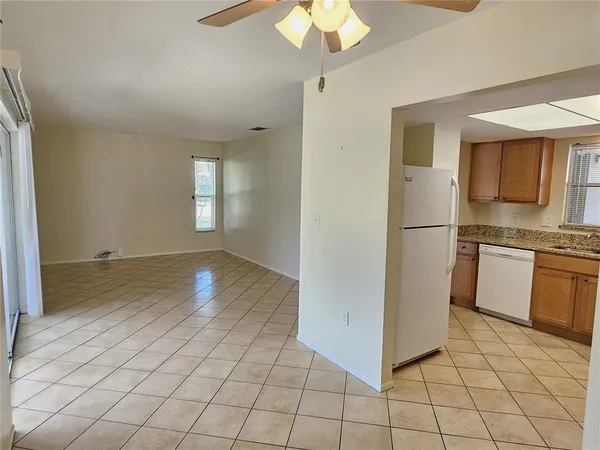 $1,800 | 105 Base Avenue East, Venice, FL 34285