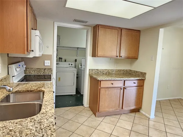 $1,800 | 105 Base Avenue East, Venice, FL 34285