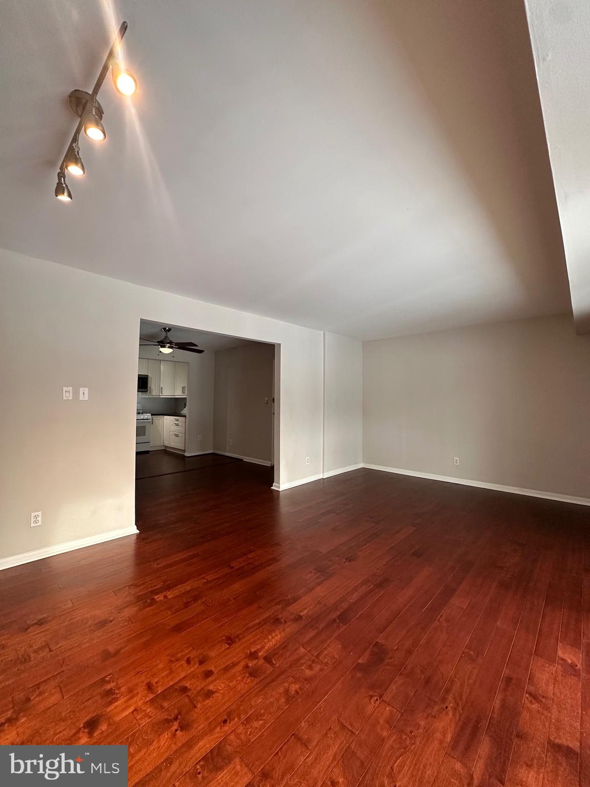 11625 Vantage Hill Road, Unit 22B Reston, VA 20190 - Photo 4 of 18