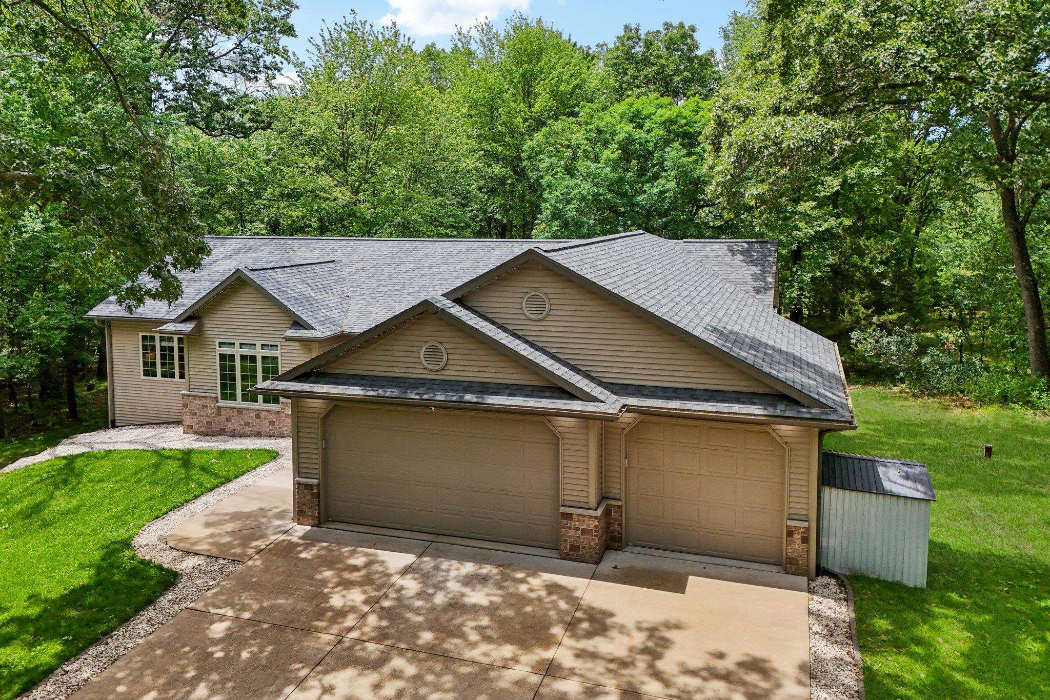 E10085 West Buck Reedsburg, WI 53959 - Photo 7 of 77