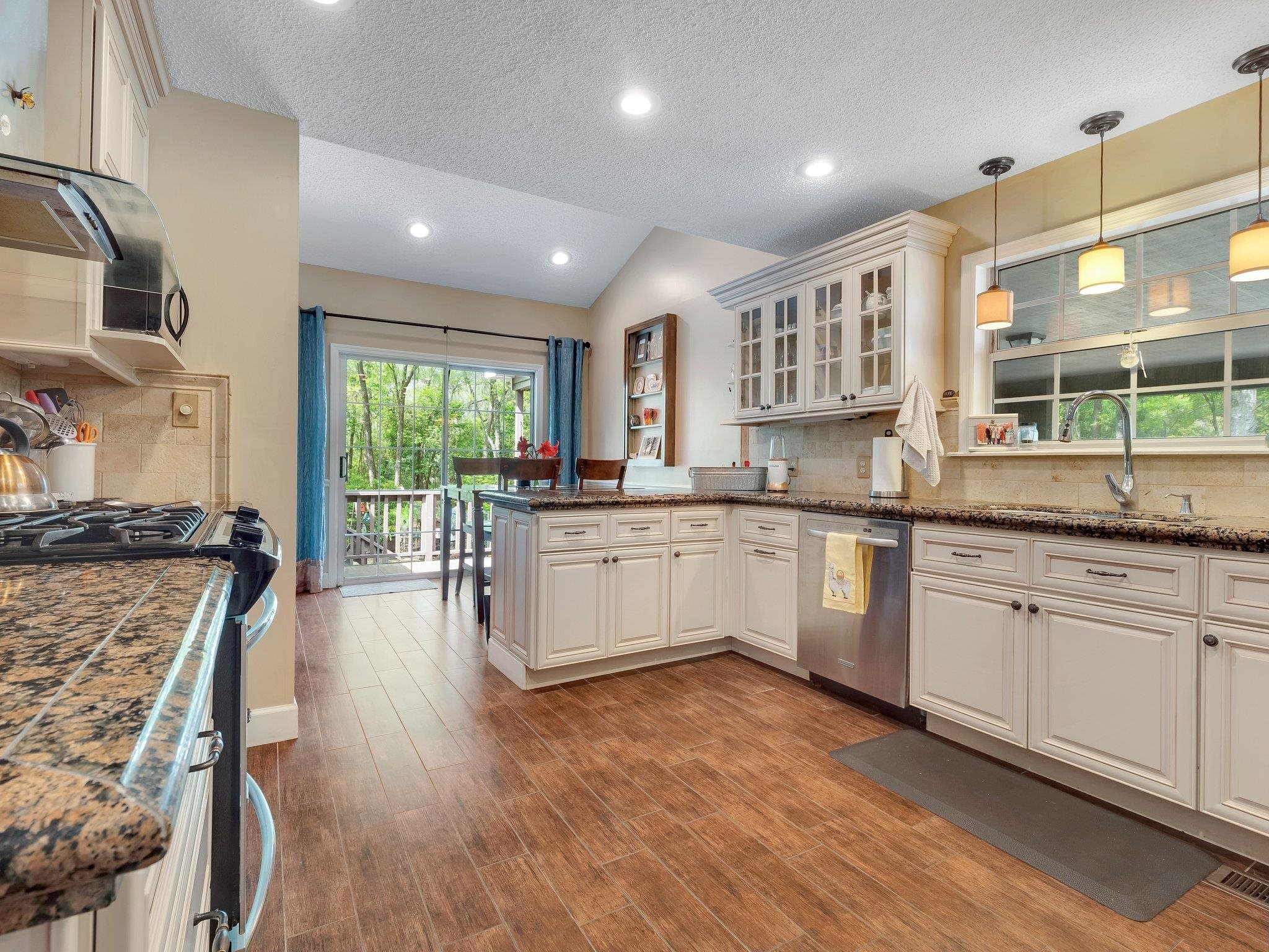 212 Worley Way Perry, FL 32347 - Photo 8 of 36 Gallery Image 8