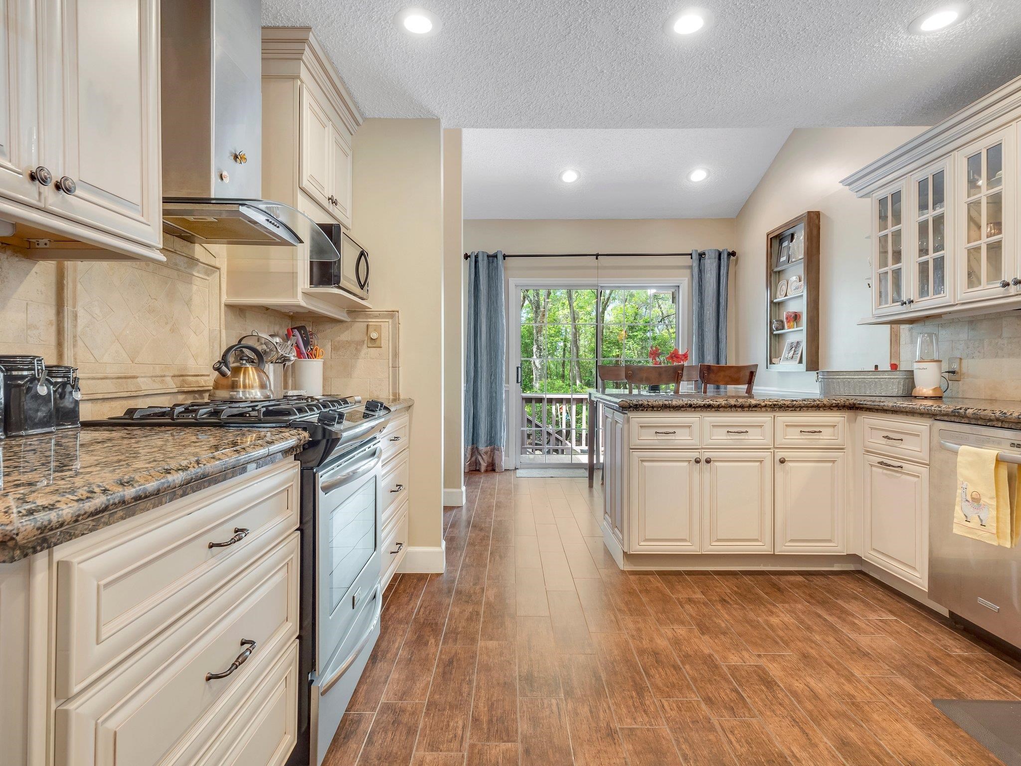 212 Worley Way Perry, FL 32347 - Photo 9 of 36 Gallery Image 9