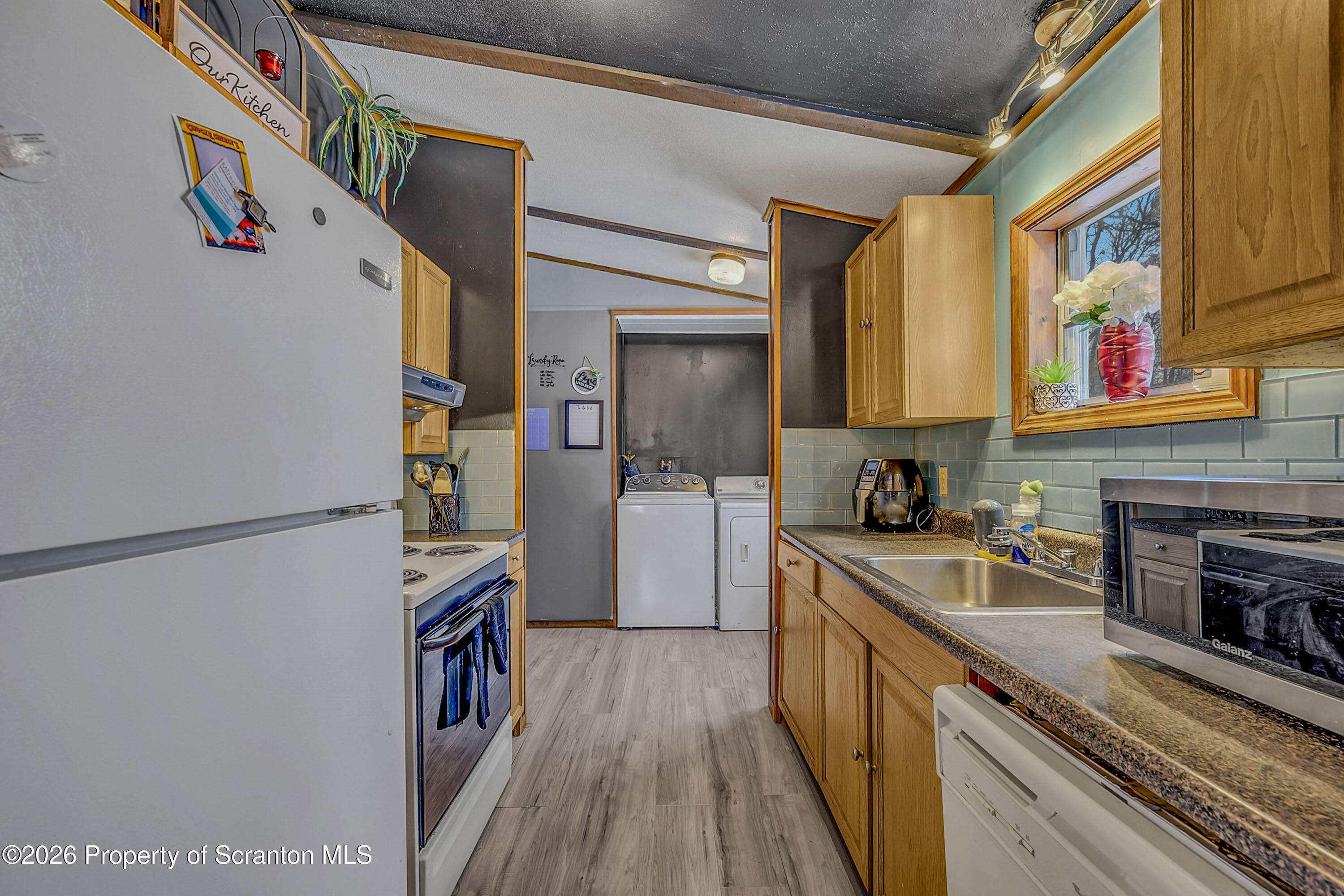 1114 Springbrook Avenue, Unit REAR Moosic, PA 18507 - Photo 23 of 32 Main Level Kitchen