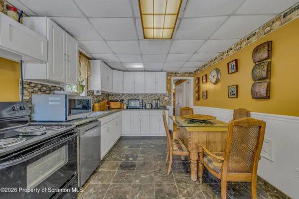 $289,000 | 1114 Springbrook Avenue, Unit REAR, Moosic, PA 18507