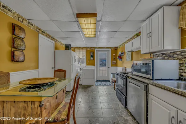 $289,000 | 1114 Springbrook Avenue, Unit REAR, Moosic, PA 18507