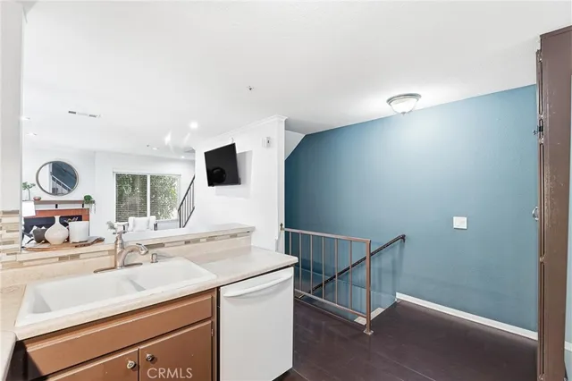 $595,900 | 334 South Walnut Avenue, Unit D (11), Brea, CA 92821