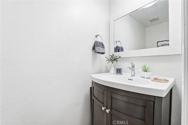 $595,900 | 334 South Walnut Avenue, Unit D (11), Brea, CA 92821