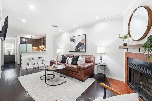 $595,900 | 334 South Walnut Avenue, Unit D (11), Brea, CA 92821