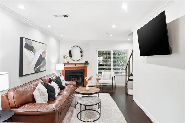 $595,900 | 334 South Walnut Avenue, Unit D (11), Brea, CA 92821