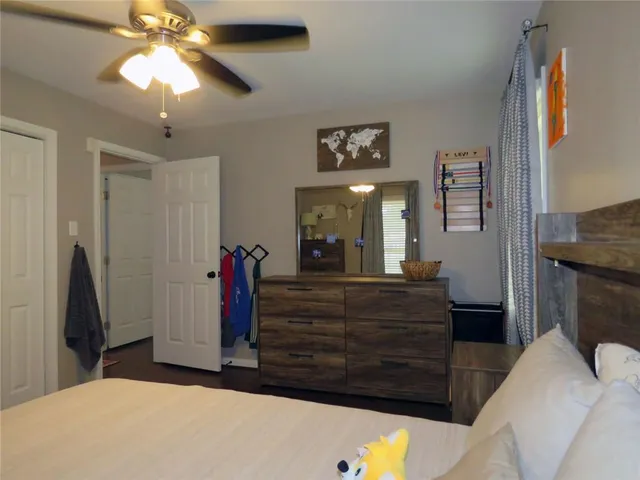 a view of a entryway of house