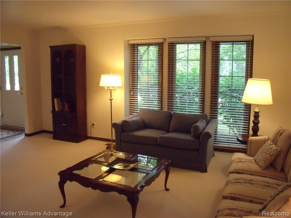 36941 Fox Run Farmington Hills, MI 48331 - Photo 8 of 49