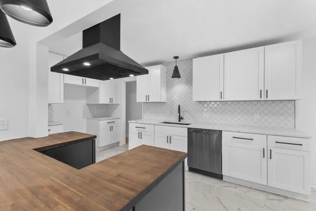 $264,900 | 21310 Gardner Street, Oak Park, MI 48237