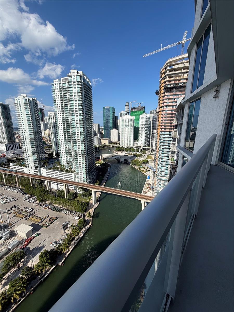 185 Southwest 7th Street, Unit 3209 Miami, FL 33130 - Photo 40 of 54