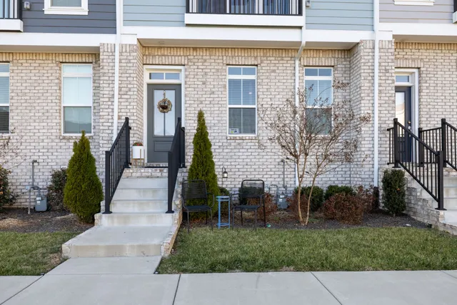 a view of entryway with a front door