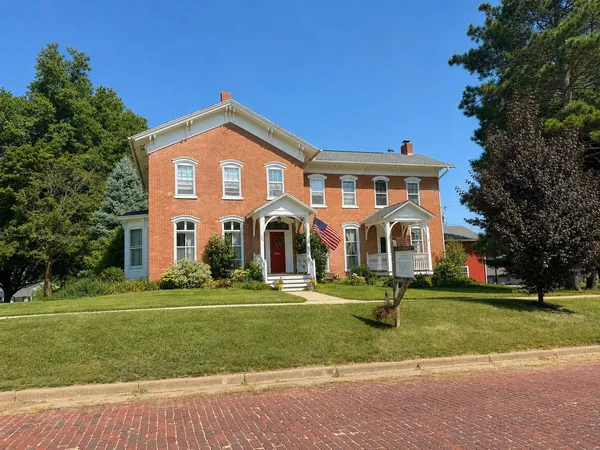 $229,000 | 304 West Broadway Street, Mount Carroll, IL 61053
