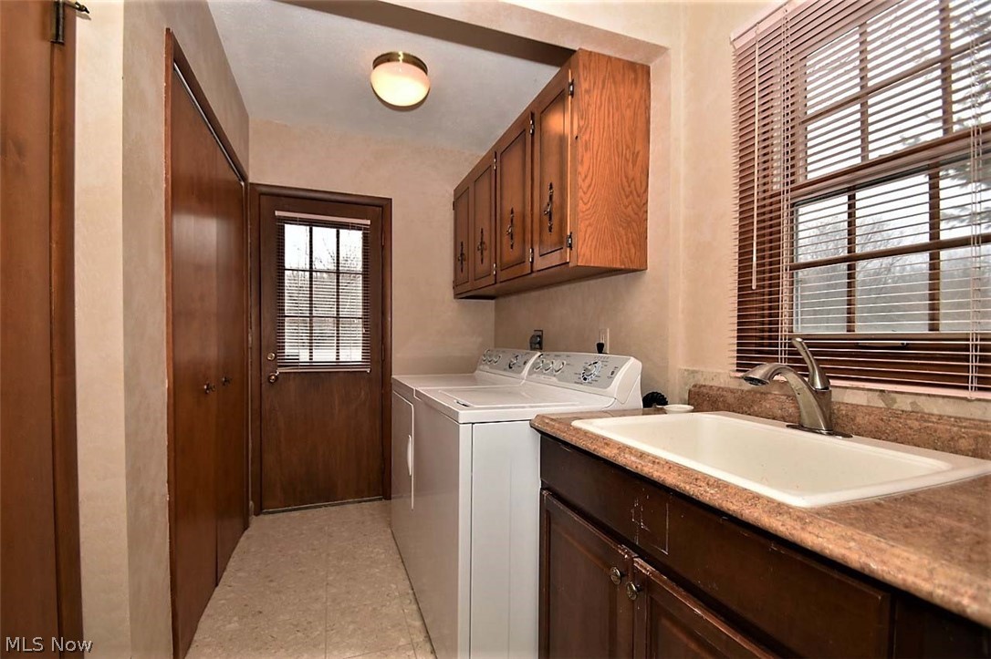 2795 Brainard Road Cleveland, OH 44124 - Photo 16 of 29 Laundry Room